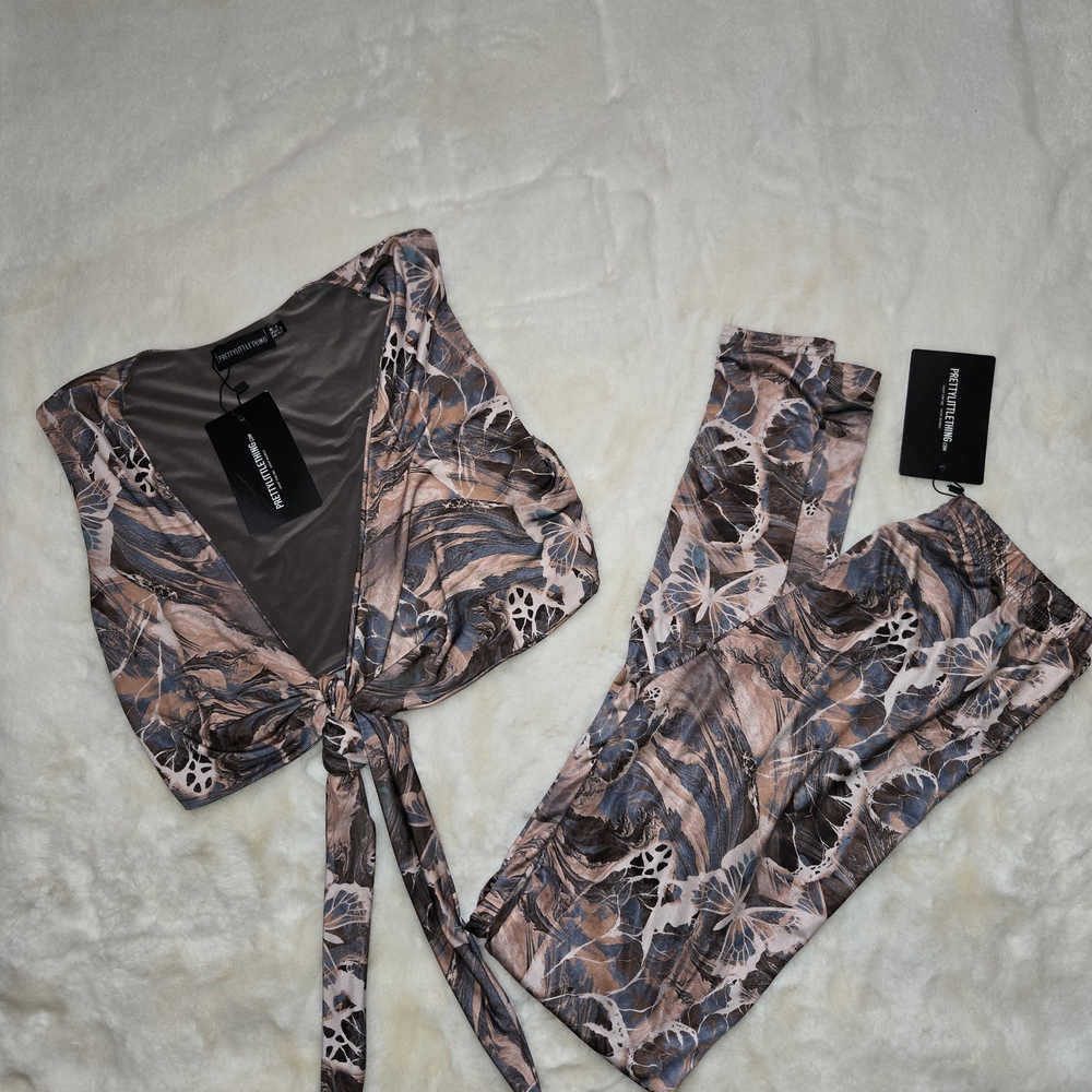 PrettyLittleThing Floral Tie-Front Top and Pants Set